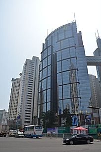2.28uӶ(w)Ҏ(gu)Ya(chn)v